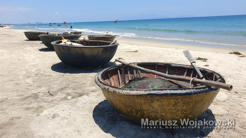 CUO DAI-wietnamskie plażowanie